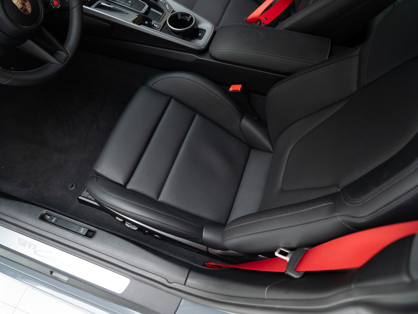 Certified 2025 Porsche 911 Carrera image 16