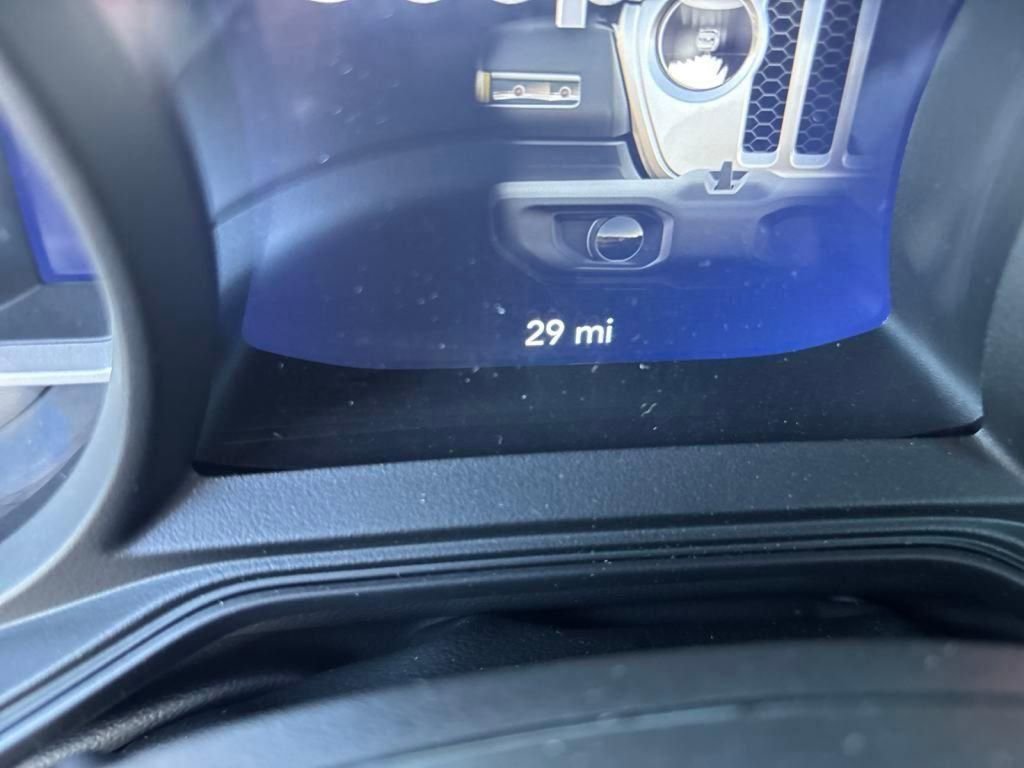 New 2025 Jeep Gladiator Sport image 18