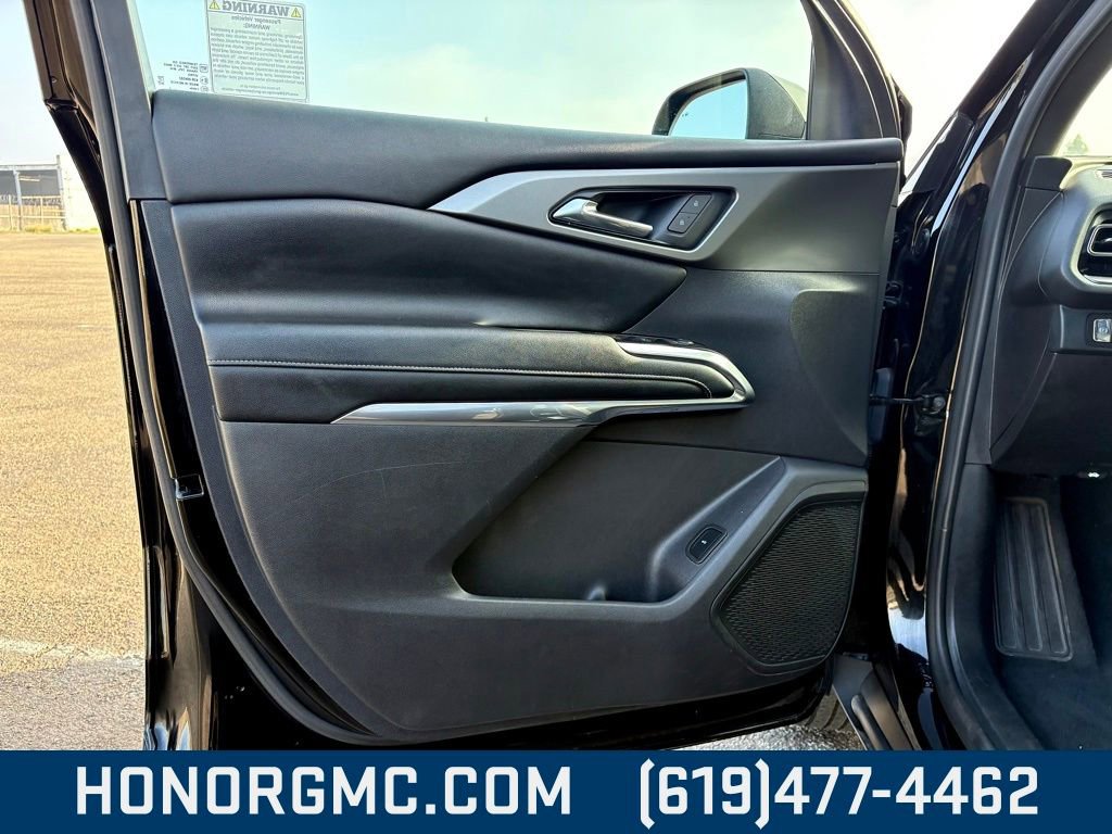 Used 2024 Chevrolet Traverse LT image 15