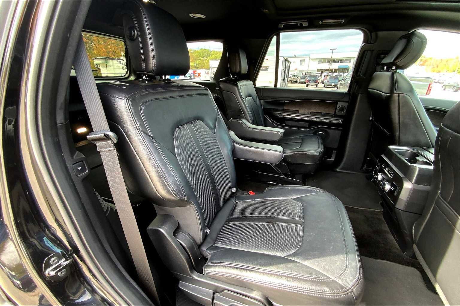 Used 2018 Ford Expedition Limited image 19
