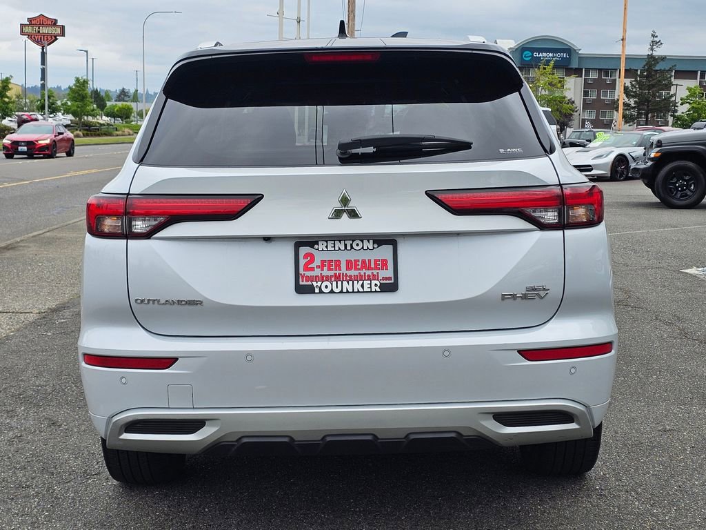 Used 2023 Mitsubishi Outlander SEL AWD/4WD image 6
