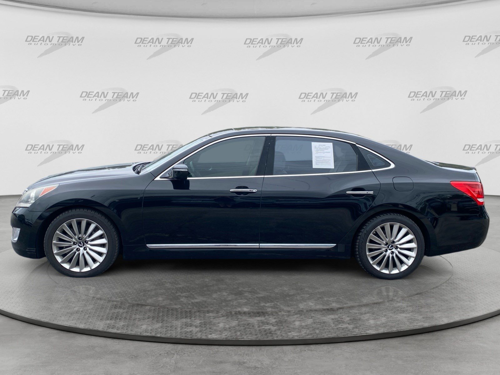 Used 2016 Hyundai Equus Signature RWD image 3