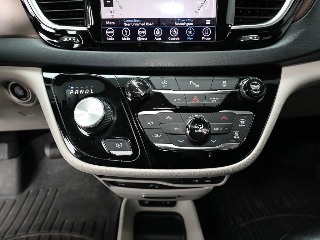 Used 2019 Chrysler Pacifica Touring-L Plus image 19