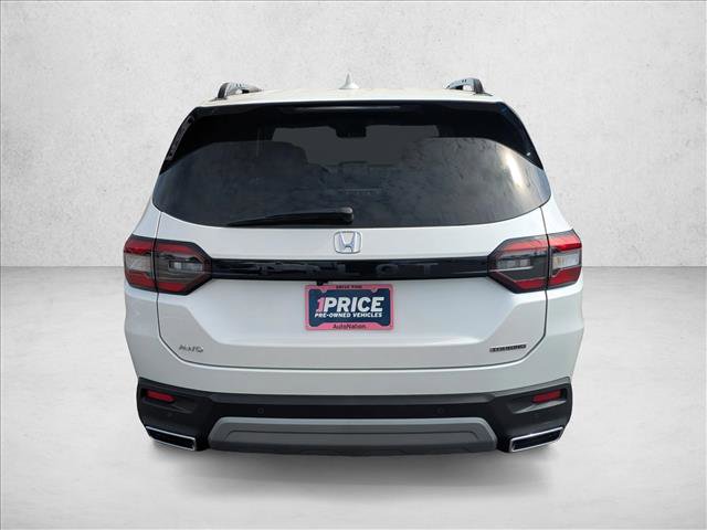Certified 2025 Honda Pilot Touring image 6