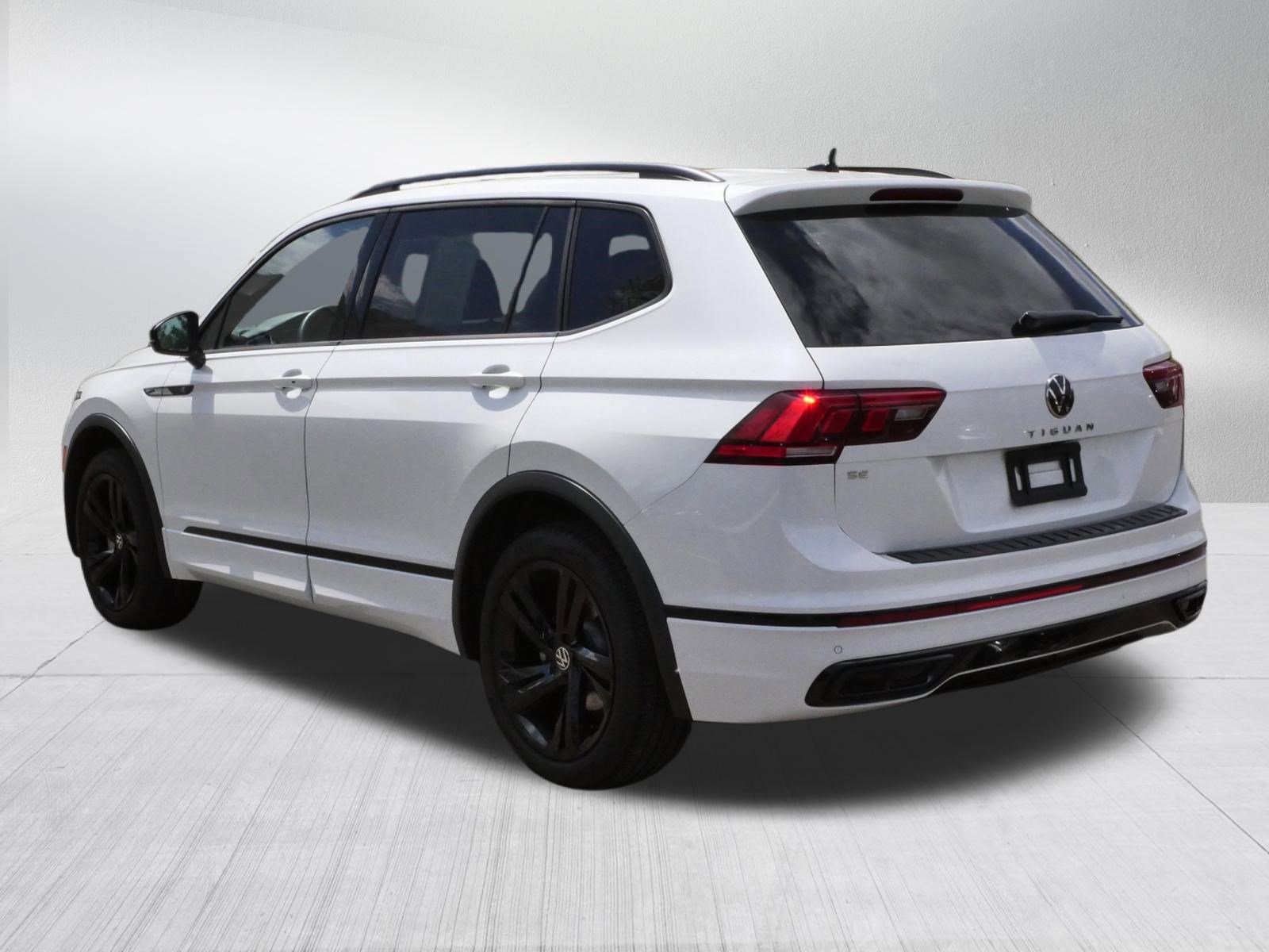 Used 2023 Volkswagen Tiguan SE R-Line FWD image 5