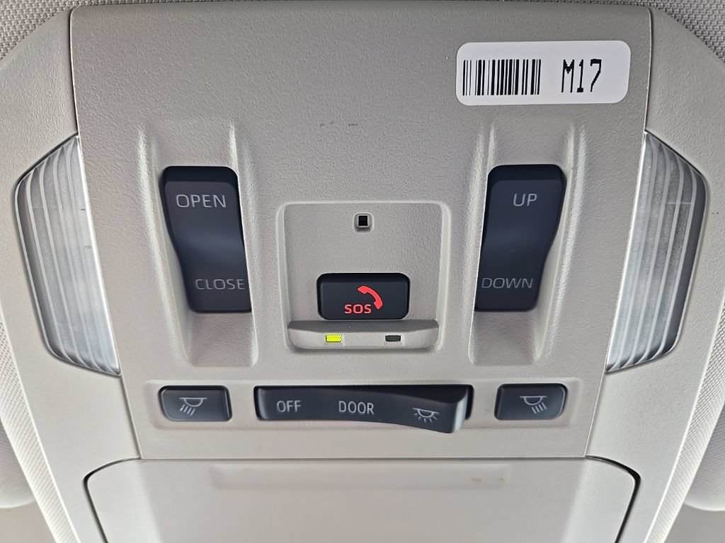 Used 2025 Toyota Highlander Limited AWD/4WD image 43