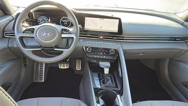 Certified 2025 Hyundai Elantra SEL FWD image 13