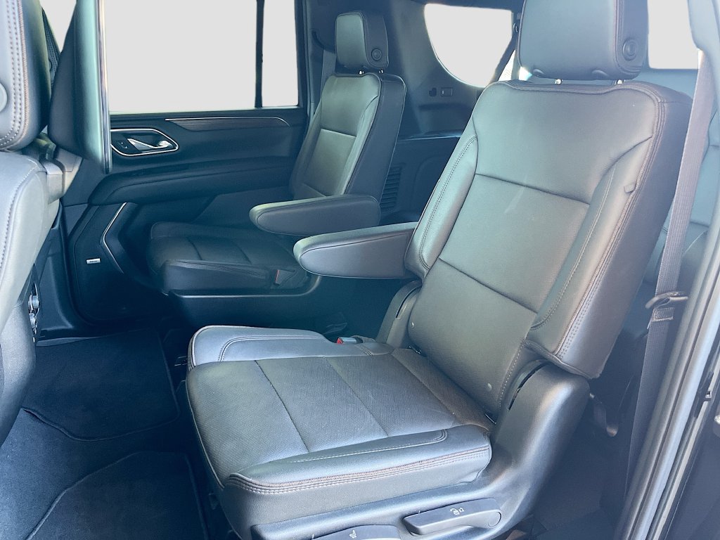 Used 2024 Chevrolet Suburban High Country AWD/4WD image 25