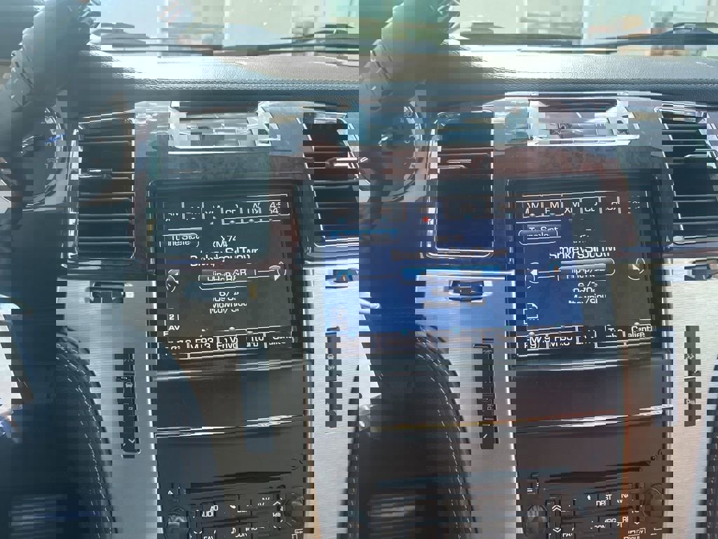 Used 2013 Cadillac Escalade ESV Platinum AWD/4WD image 4