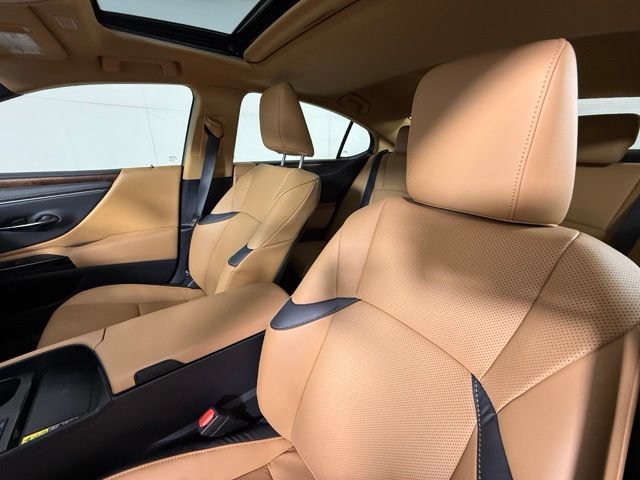 Certified 2025 Lexus ES 300h w/ Premium Package FWD image 18