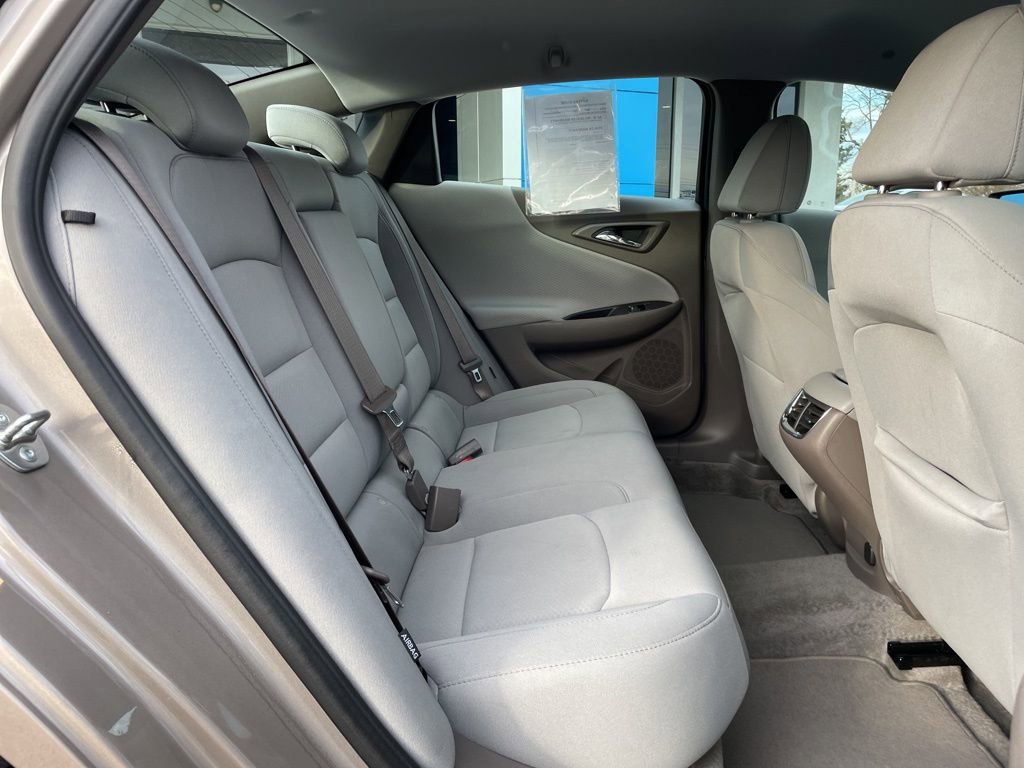 Used 2025 Chevrolet Malibu LT image 31