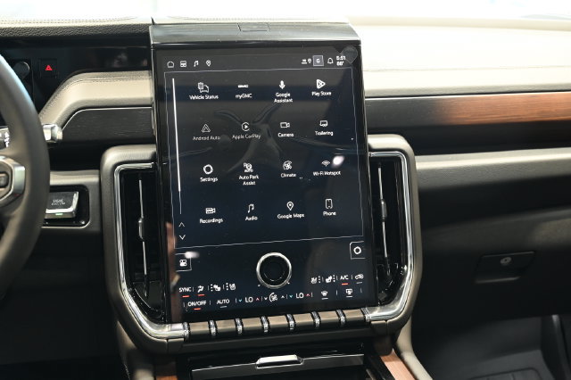 New 2026 GMC Yukon XL Denali w/ Denali Reserve Package AWD/4WD image 17