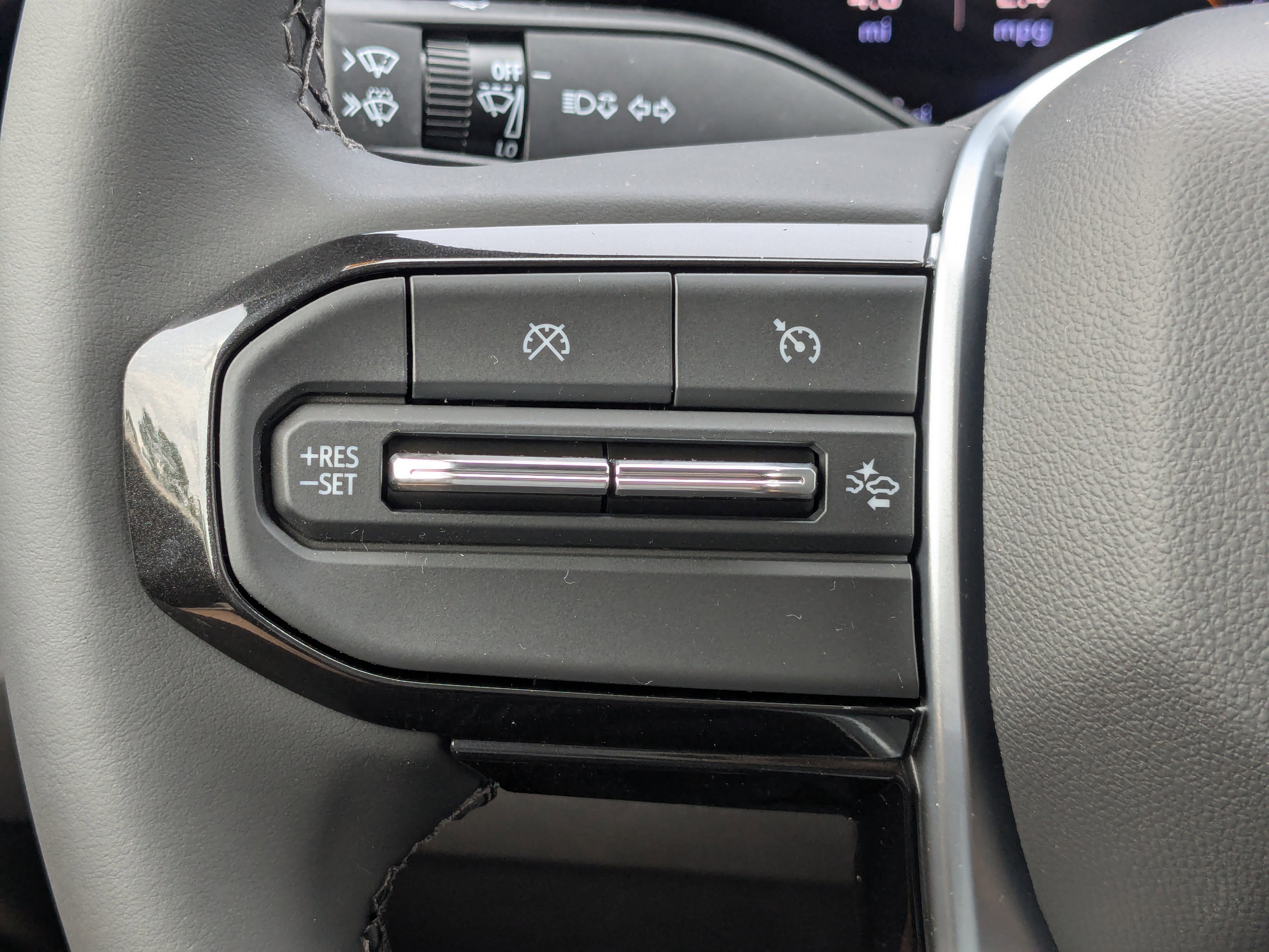 Used 2024 Chevrolet Colorado LT w/ LT Convenience Package II image 10