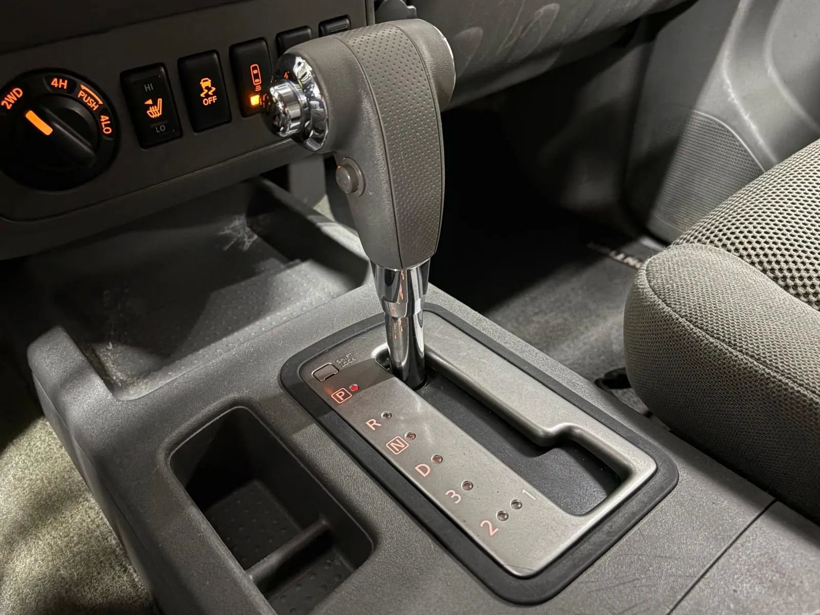 Used 2016 Nissan Frontier SV image 33