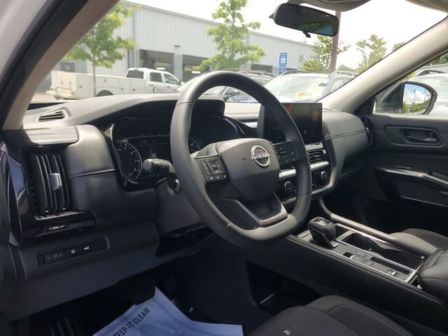 Used 2026 Nissan Pathfinder SV FWD image 20