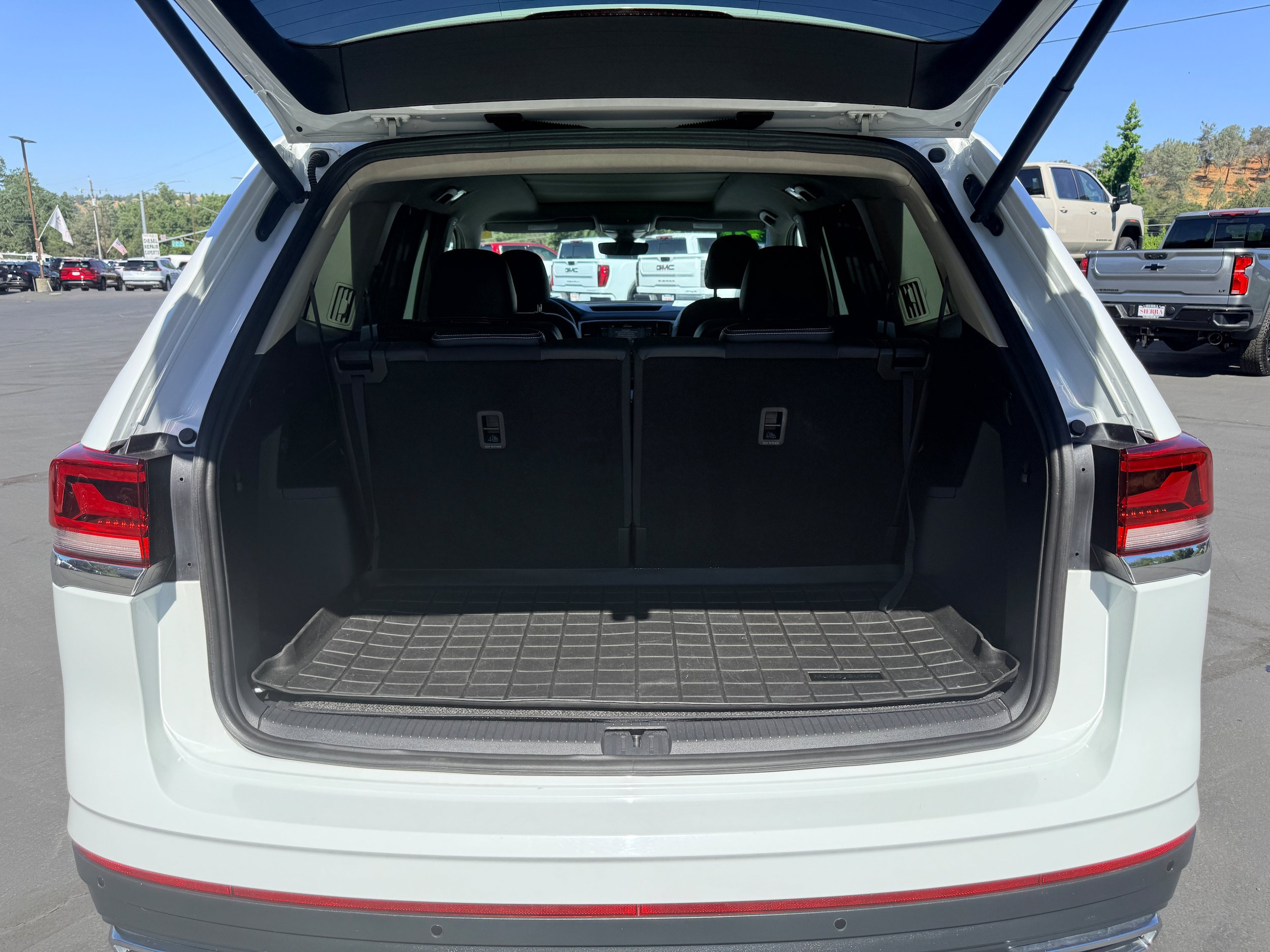 Used 2021 Volkswagen Atlas SEL Premium AWD/4WD image 9