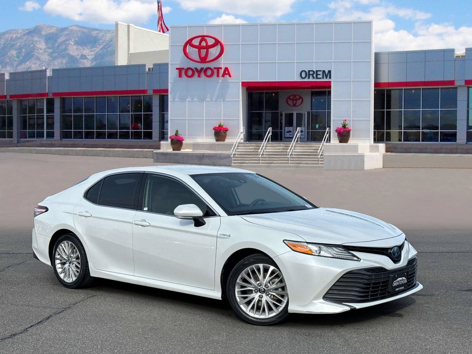 Used 2020 Toyota Camry XLE w/ Carpet Mat Package