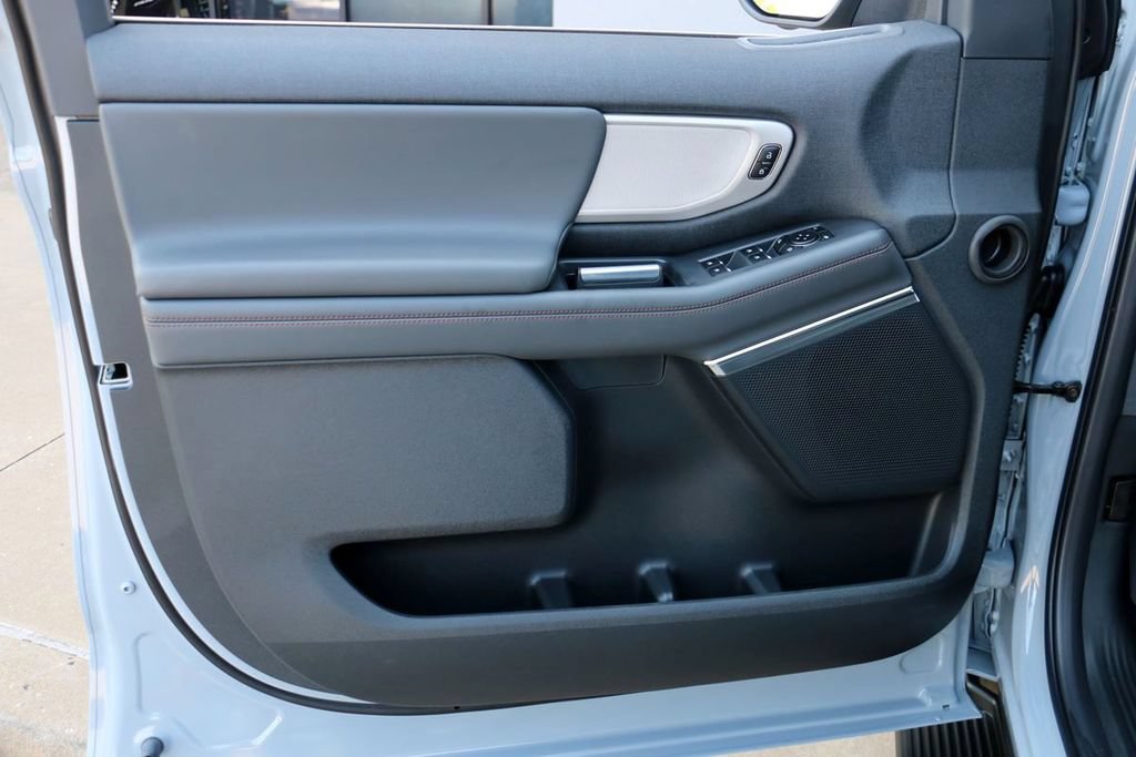 New 2025 Ford Expedition Active AWD/4WD image 14