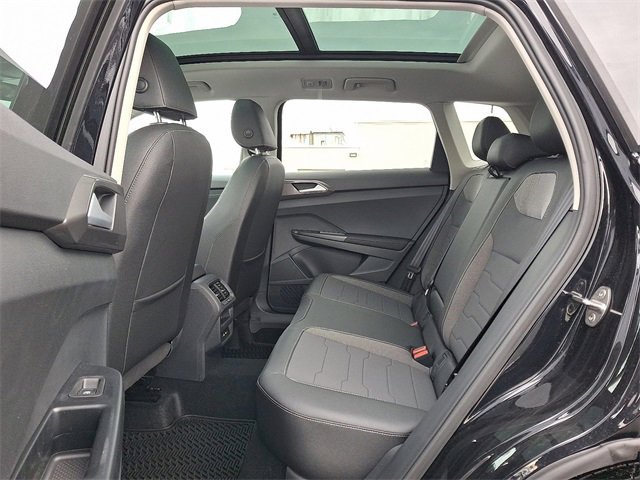 New 2026 Volkswagen Taos SE image 5