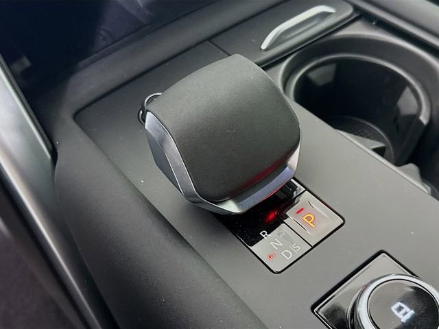 New 2026 Land Rover Discovery Limited Edition AWD/4WD image 19