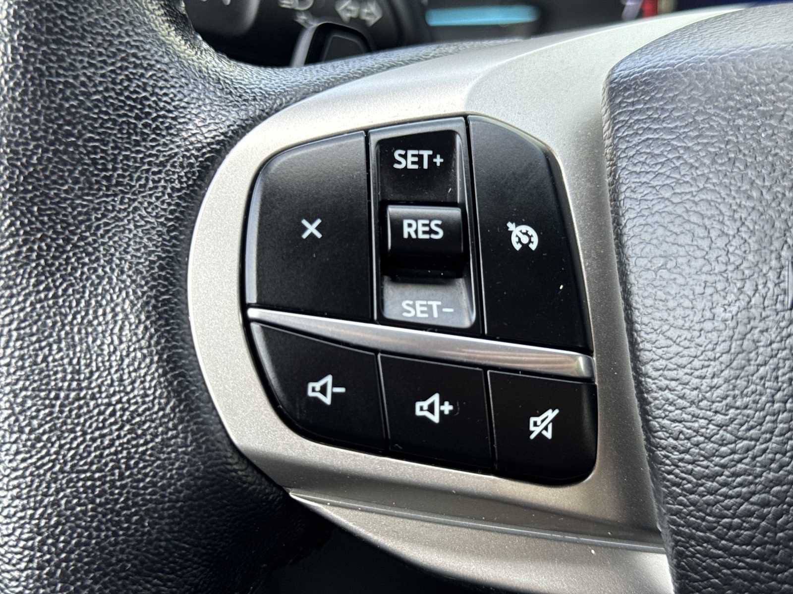 Used 2021 Ford Explorer XLT w/ Equipment Group 202A RWD image 28