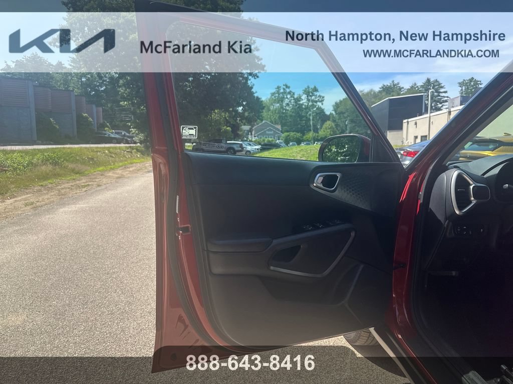 Used 2021 Kia Soul S FWD image 16