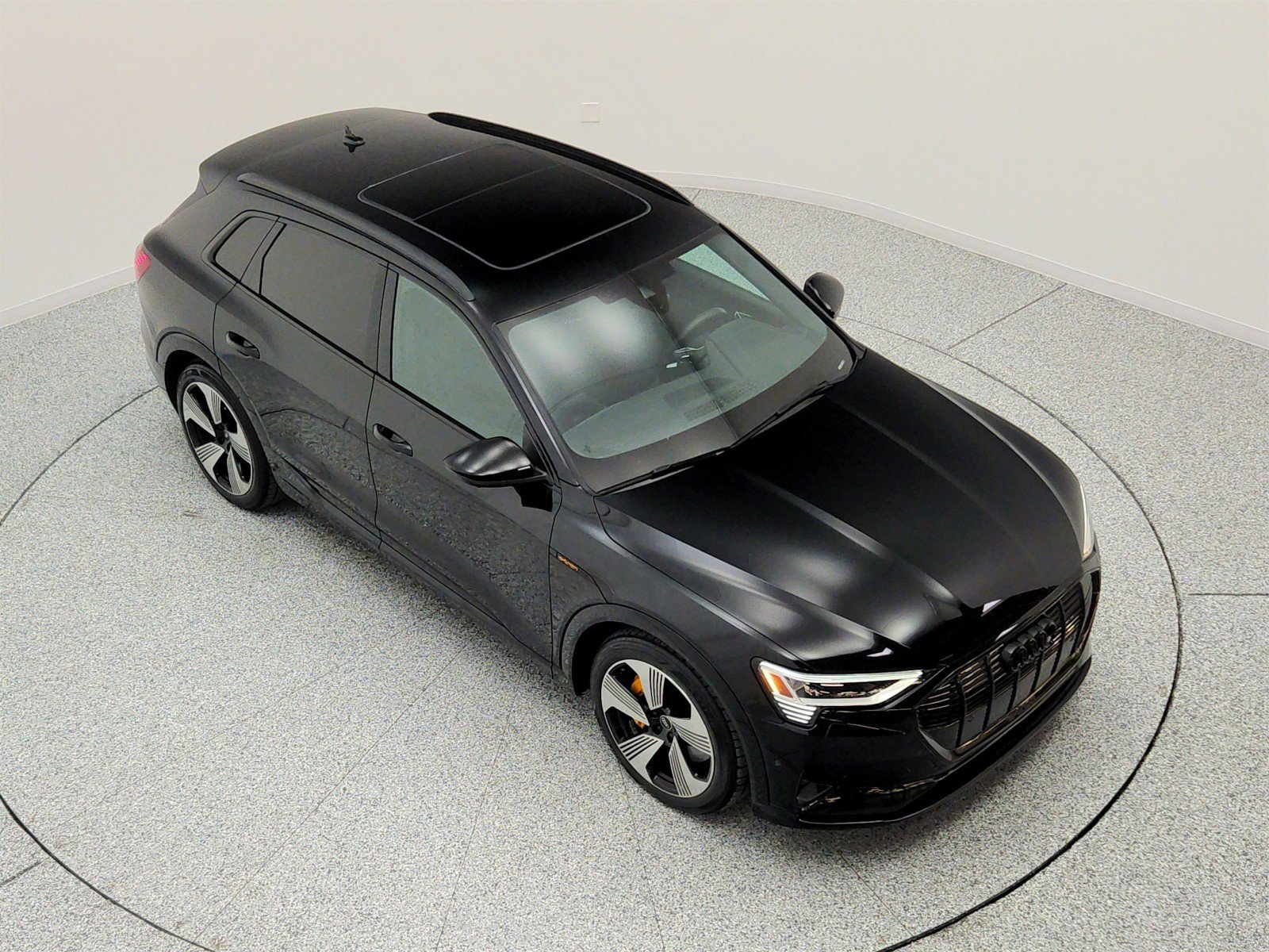 Used 2023 Audi e-tron Premium Plus w/ Premium Plus Package AWD/4WD image 24