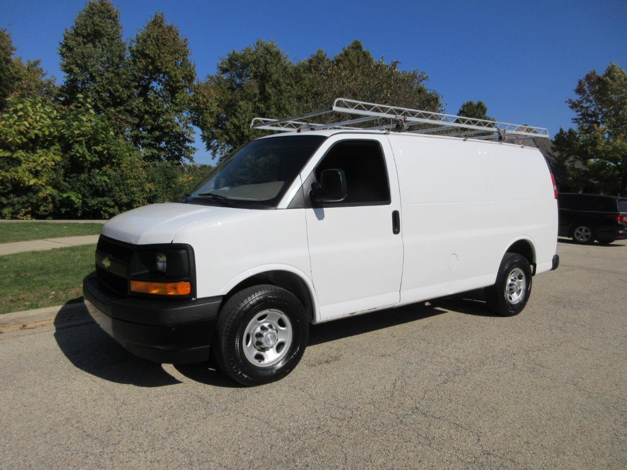 Used 2017 Chevrolet Express 3500 RWD image 26