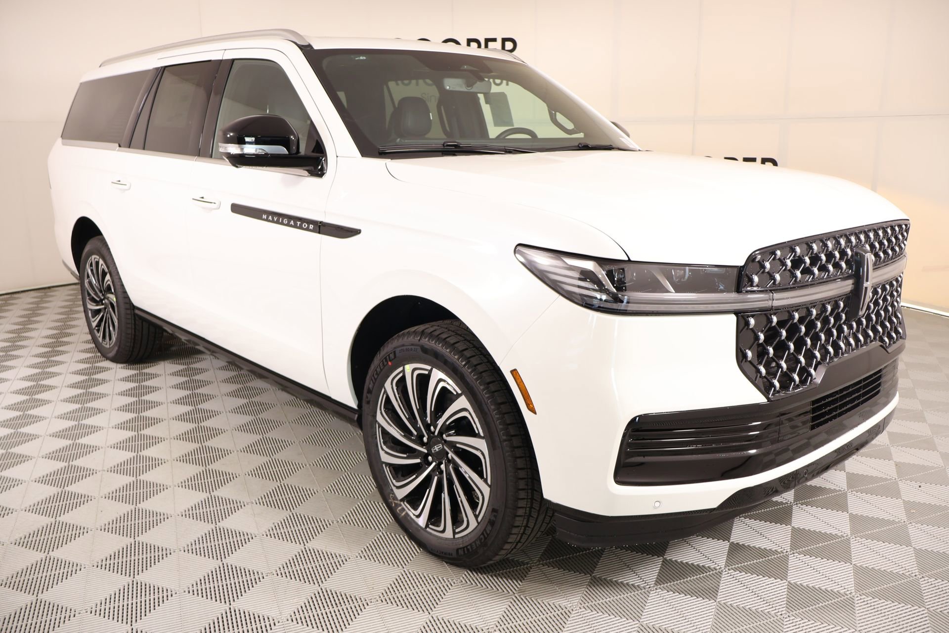 New 2026 Lincoln Navigator L Black Label AWD/4WD image 1
