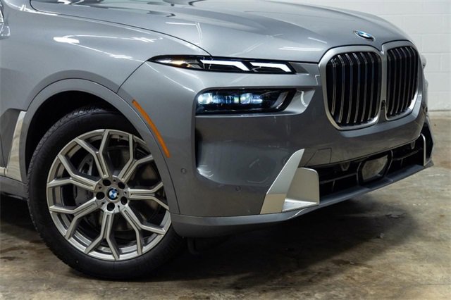 Certified 2025 BMW X7 xDrive40i image 5