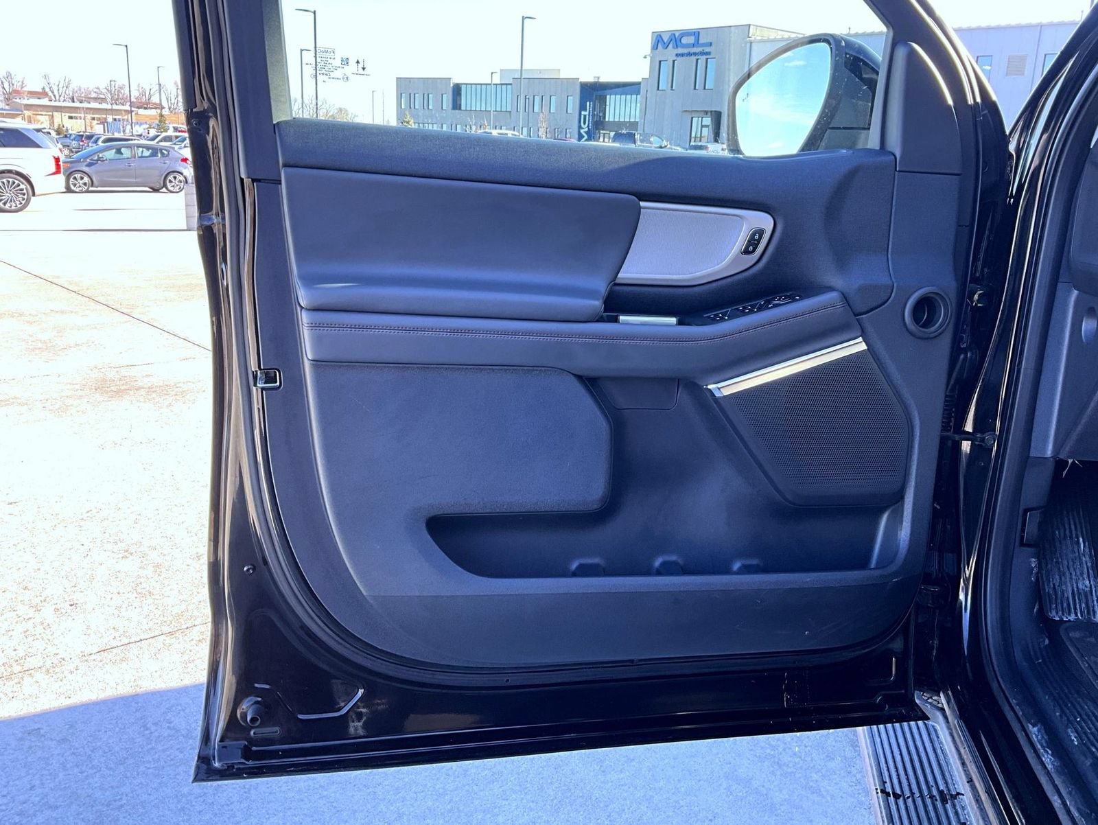 Used 2025 Ford Expedition Active AWD/4WD image 10