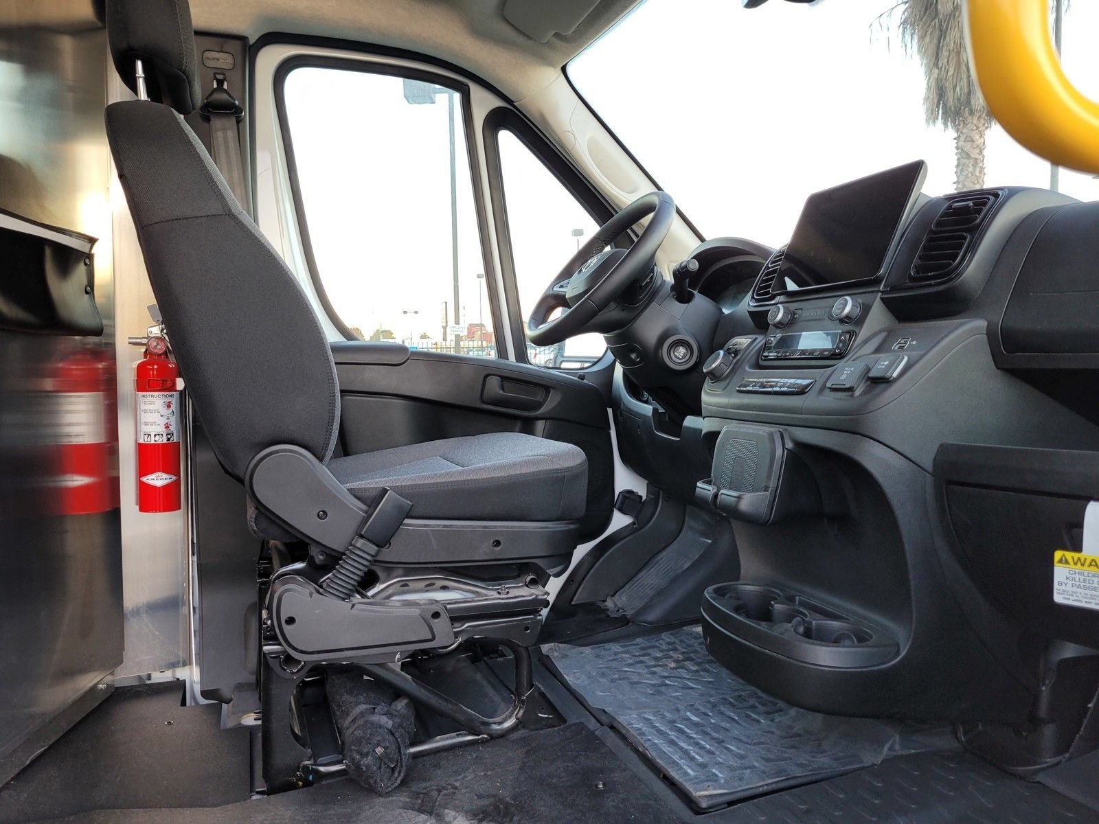 New 2024 RAM ProMaster 3500 w/ Delivery Van Package FWD image 24