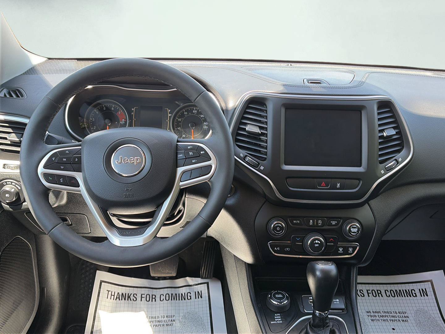 Used 2022 Jeep Cherokee Latitude AWD/4WD image 9