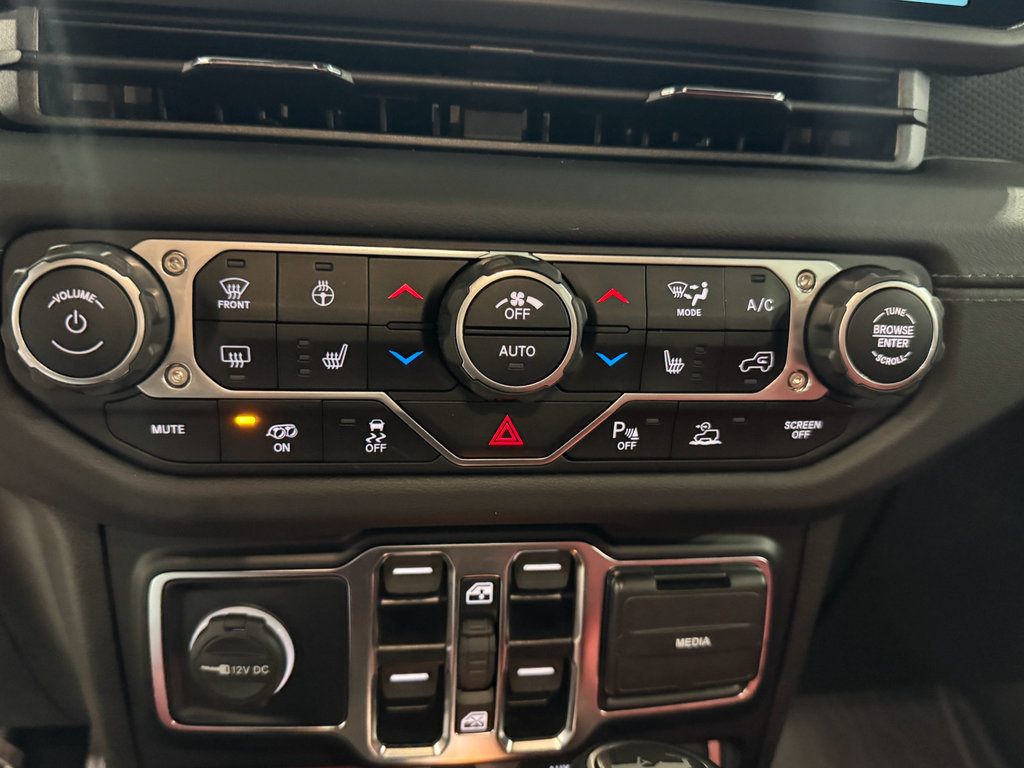 Used 2024 Jeep Wrangler Unlimited Rubicon 392 image 38