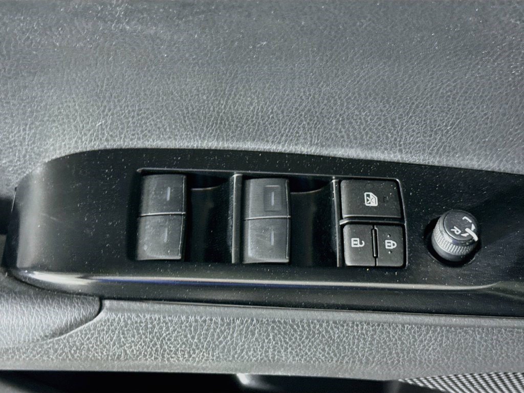 Used 2025 Toyota Camry SE w/ Convenience Package FWD image 23