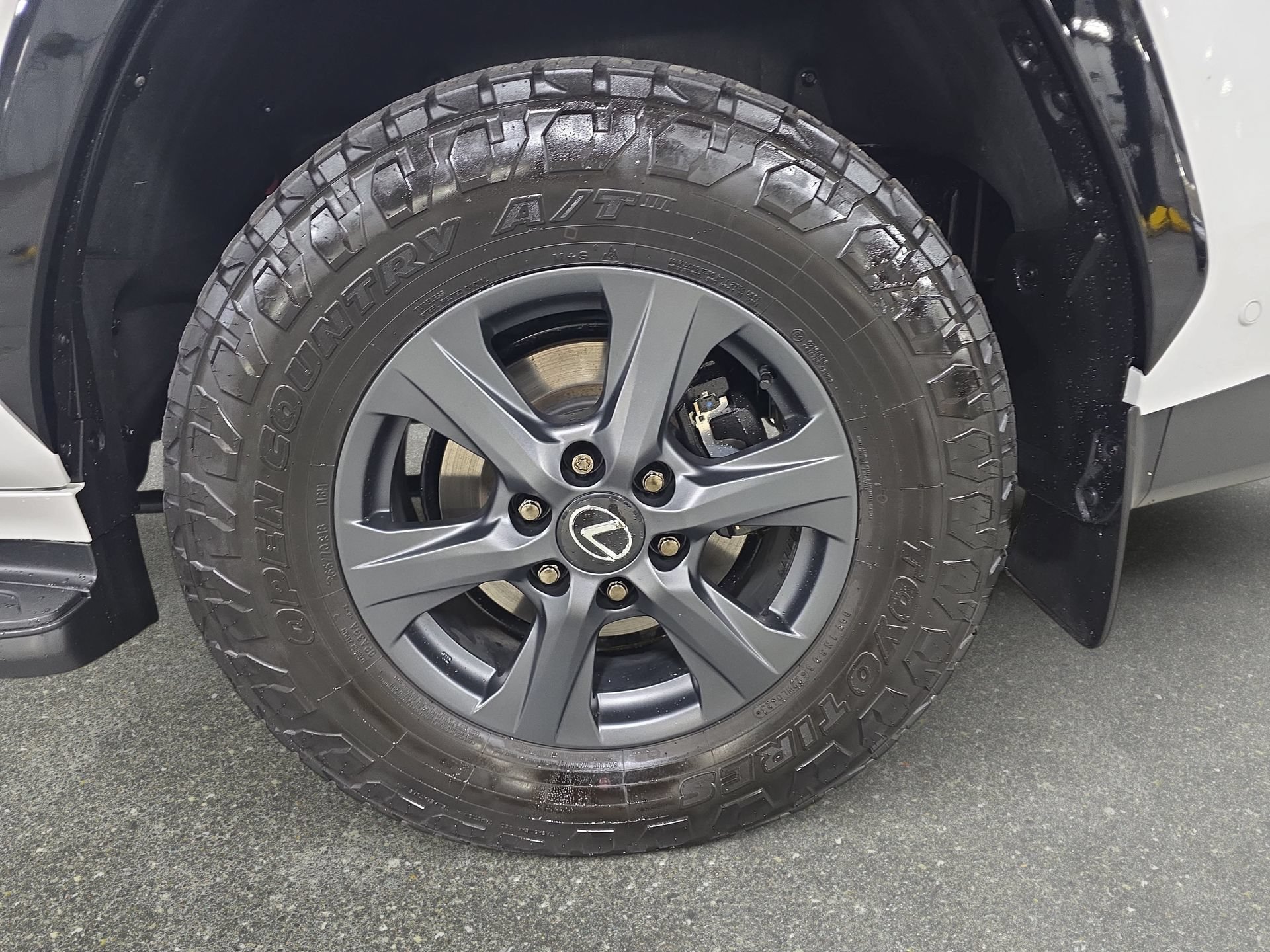 Used 2025 Lexus LX 700h Overtrail w/ Accessory Package (Z1) AWD/4WD image 32