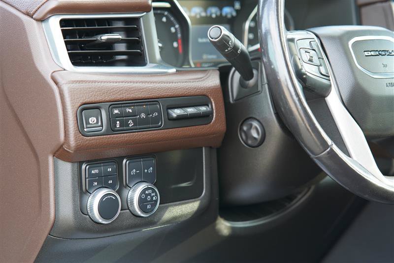 Used 2021 GMC Yukon Denali w/ Denali Premium Package AWD/4WD image 62