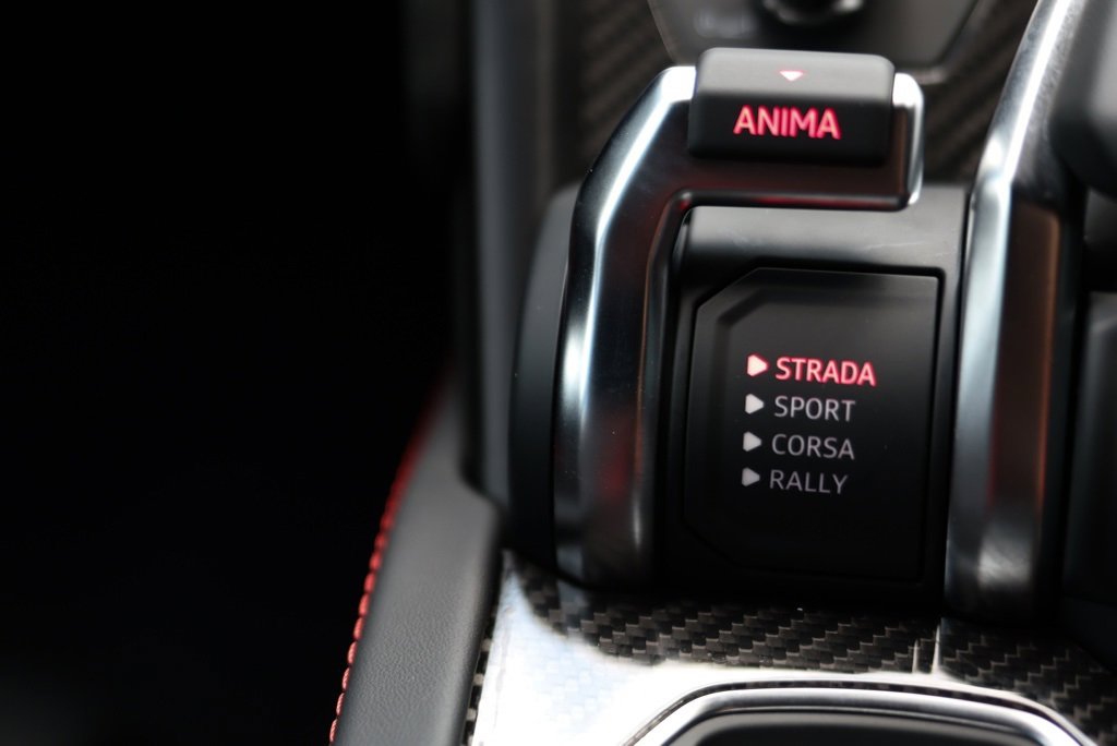 Used 2024 Lamborghini Urus Performante image 38