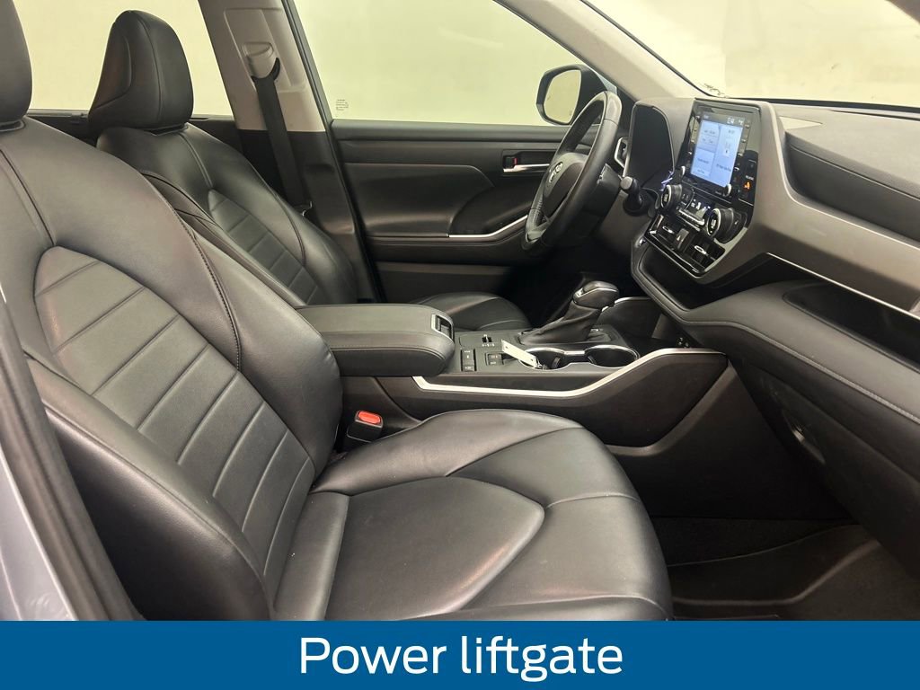 Used 2022 Toyota Highlander XLE image 16