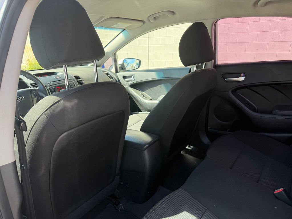 Used 2017 Kia Forte LX FWD image 17
