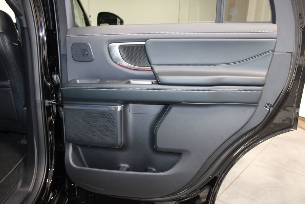 New 2025 Ford Expedition Platinum image 33