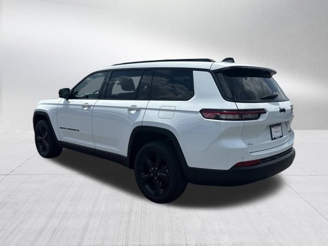 Used 2025 Jeep Grand Cherokee L Limited w/ Luxury Tech Group II RWD image 8