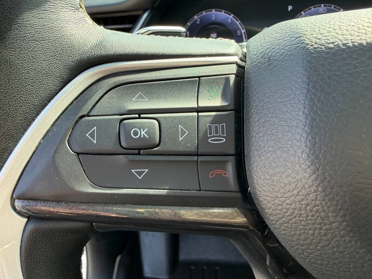 Used 2022 Jeep Grand Cherokee L Laredo AWD/4WD image 31