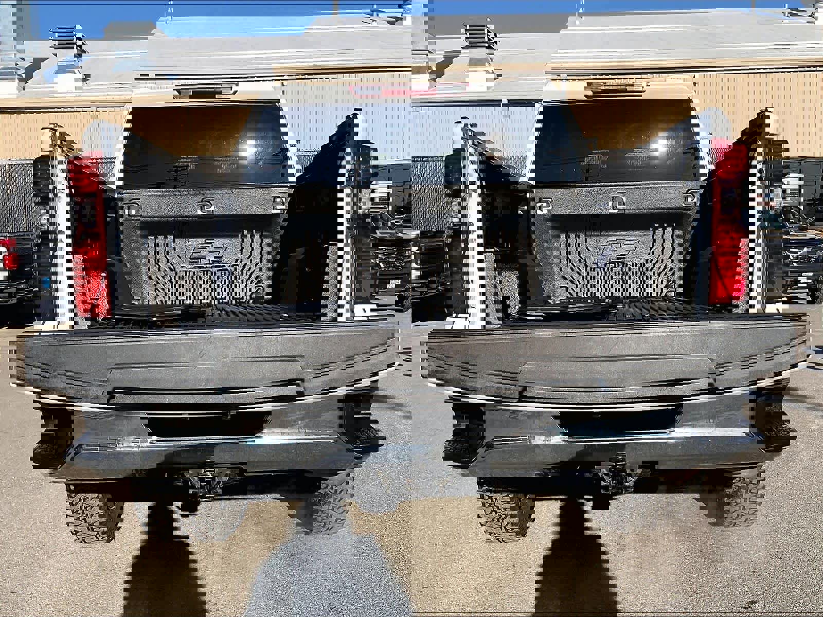 Used 2023 Chevrolet Silverado 1500 LT image 31