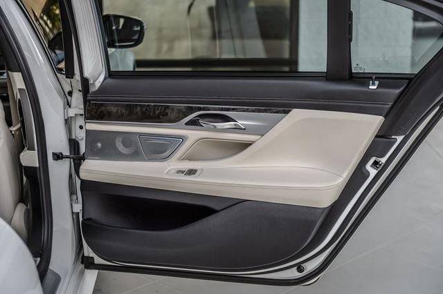 Used 2018 BMW 740i xDrive AWD/4WD image 54