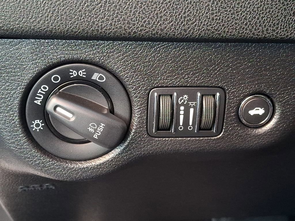 Used 2016 Dodge Charger SXT w/ AWD Plus Group image 22