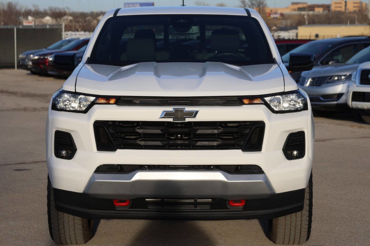 Used 2023 Chevrolet Colorado Z71 w/ Z71 Convenience Package 2 image 2