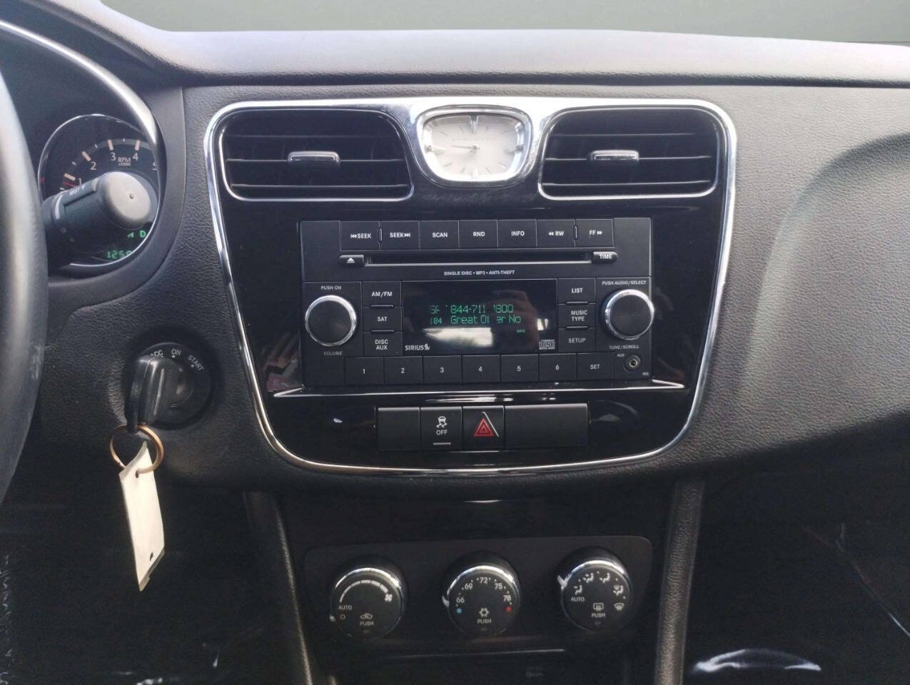 Used 2014 Chrysler 200 Touring FWD image 27