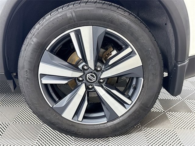Used 2021 Nissan Rogue SL w/ Premium Package image 4