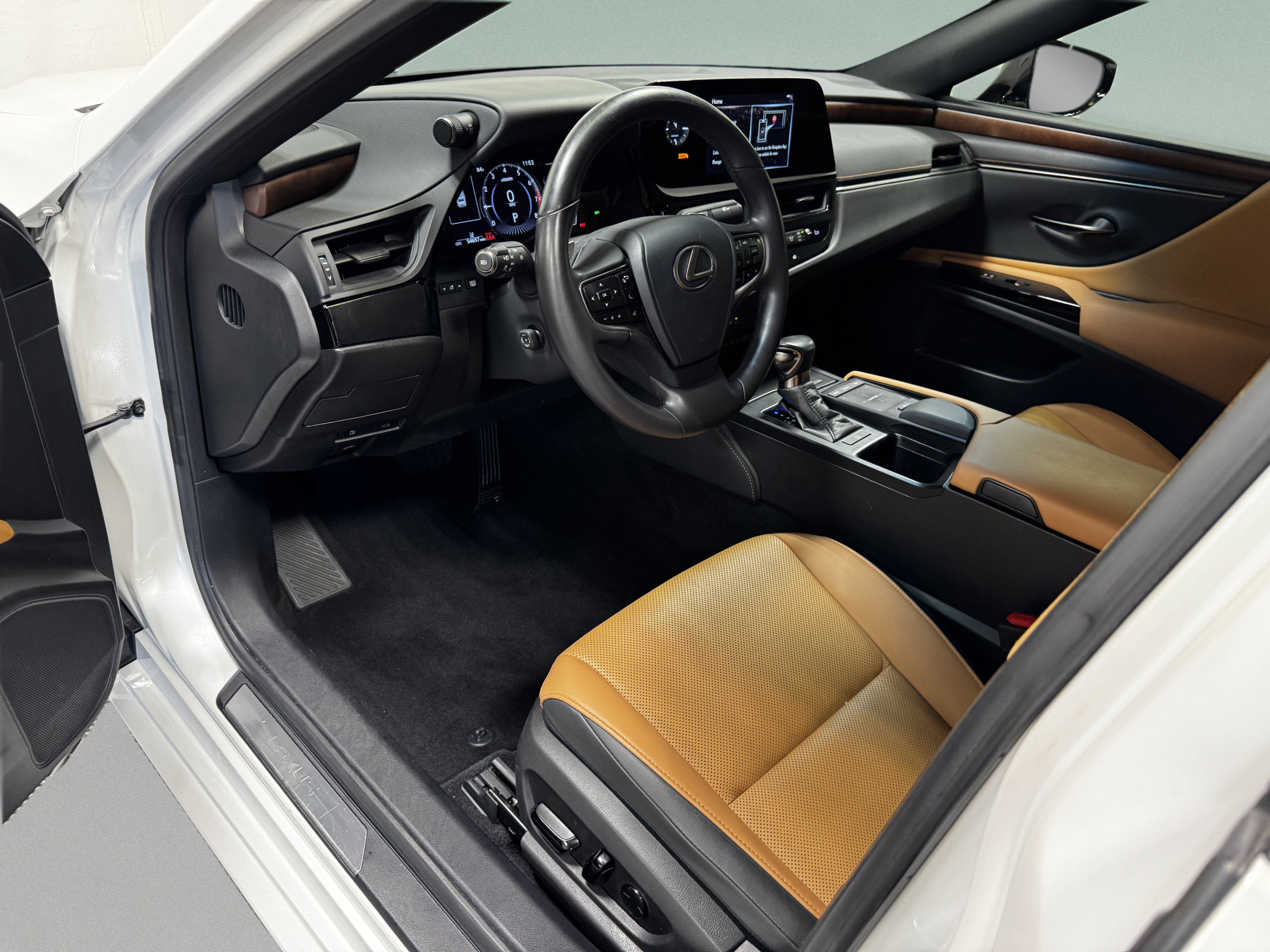 Used 2022 Lexus ES 350 w/ Premium Package FWD image 9